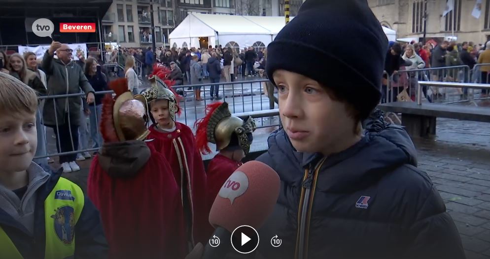 Sint-Maarten doet massa kinderen naar snoep 'grielen'